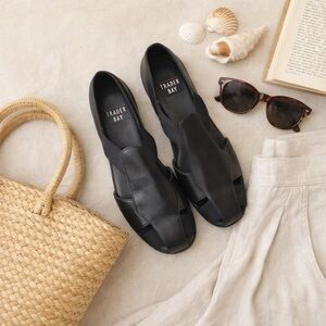 Trader Bay Black Leather Cutout Comfort Flats Sandals Women’s 8 Coastal Grandma